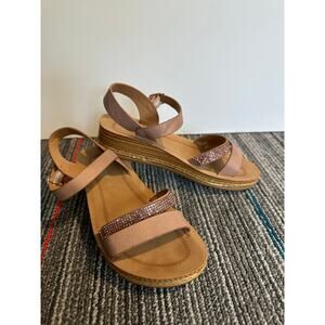 Girls size 13 dressy sandals light pink low wedge